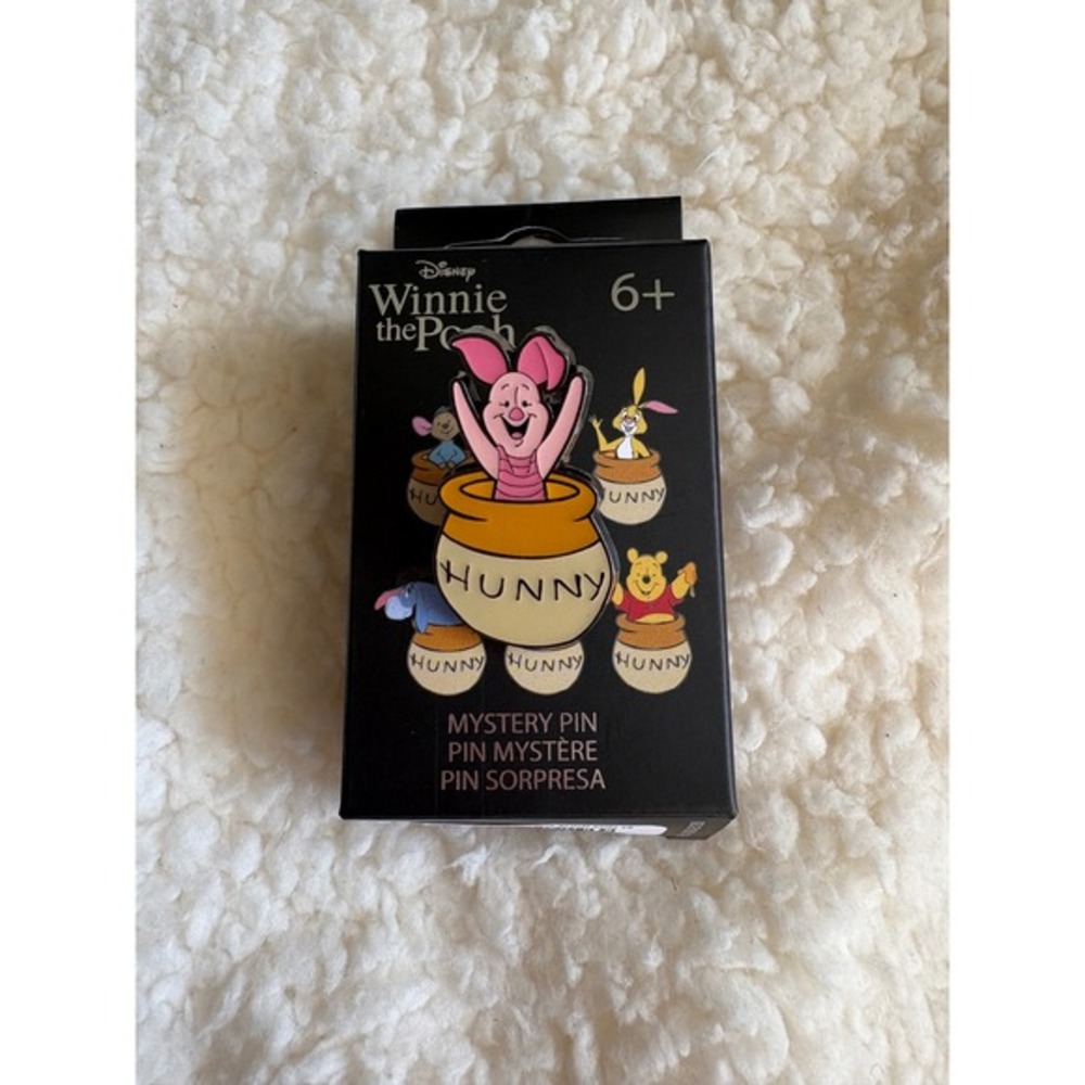 Loungefly Disney Winnie The Pooh Honey Pot Pin- Piglet - Picture 1 of 1